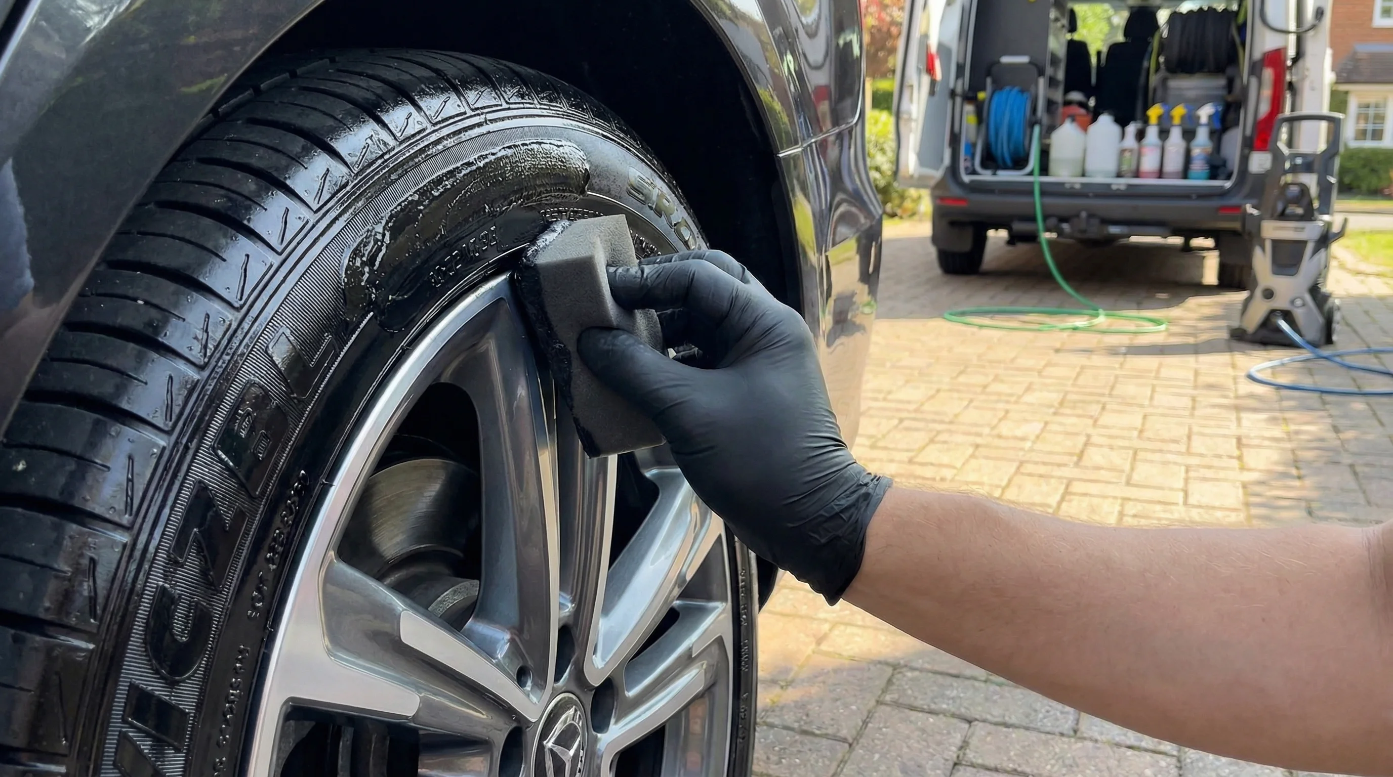 تنظيف السجاد وحصائر الأرضية بالبخار